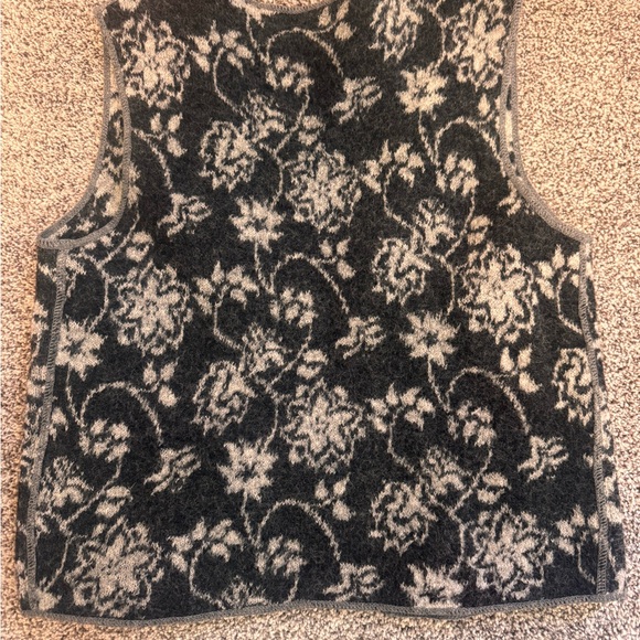 Vintage Talbots Black and Cream Floral Knit Wool Vest - Picture 4 of 5